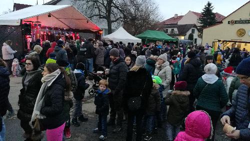 Staro�esk� advent - www.webtrziste.cz