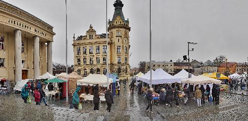 V�NO�N� TRHY U N�S V HRONOV�-Hronov - www.webtrziste.cz